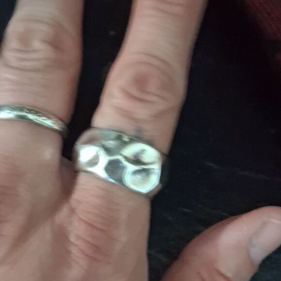 Sterling Silver Textured Ring Size 8? - Picture 3 of 7